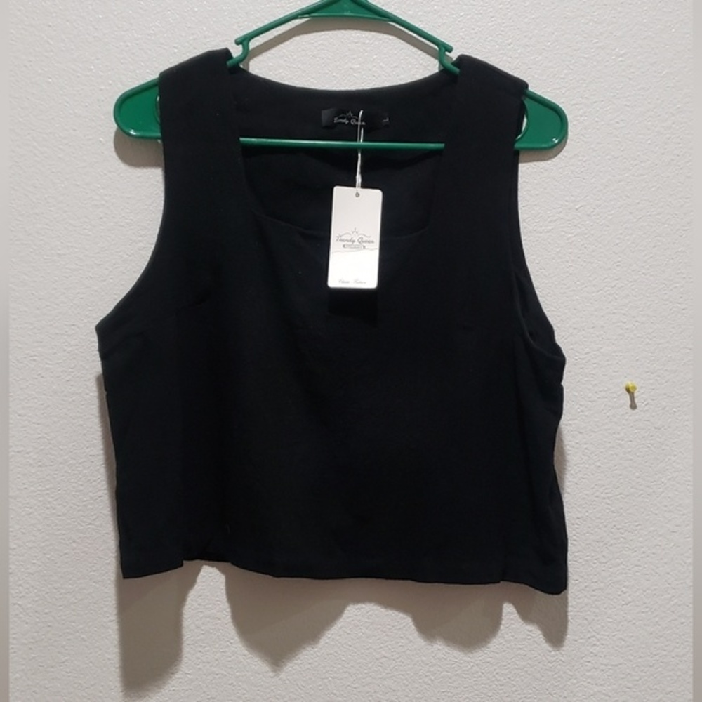 Trendy Queen Women's black sleeveless knit top size large